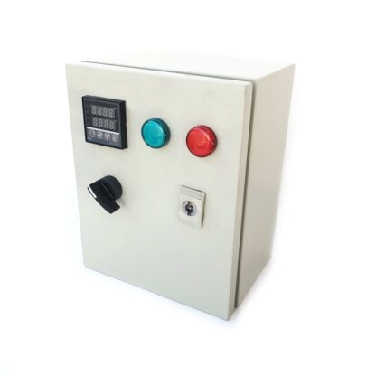 pirometro rex-c100 instalado en un gabinete de control con botonería